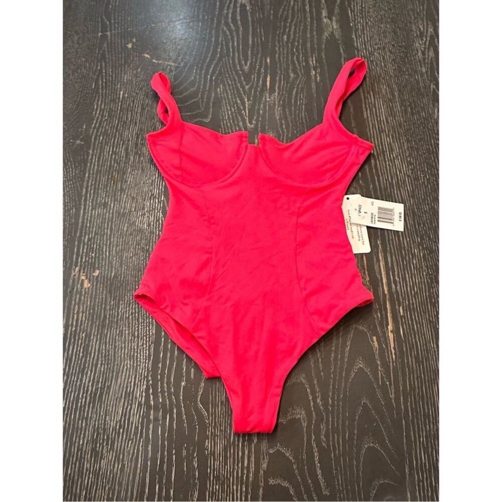 L Space Kendall OP One Piece Swim Bathing Suit Underwire Pink Cherry Size Small